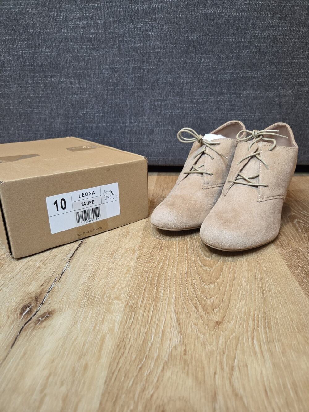 Journee Collection Leona Womens Sz 10 Taupe Faux Suede Lace Up Heel Booties NIB